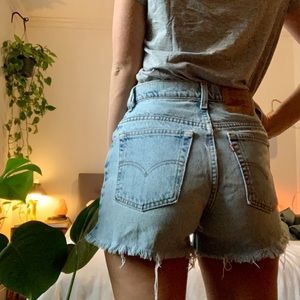 Vintage Levi’s Denim Shorts Size 27